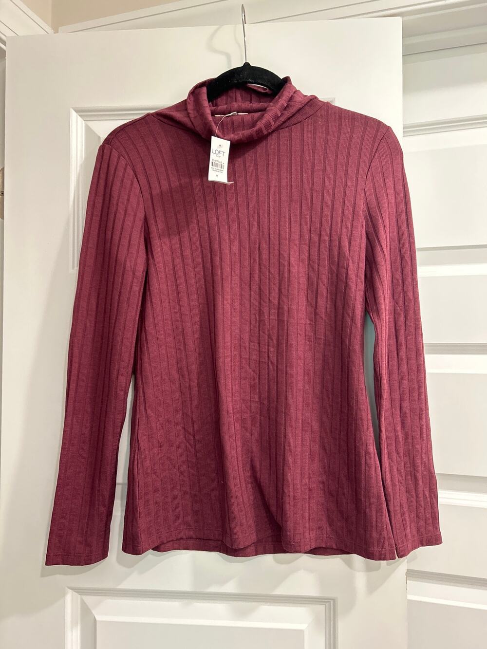 NWT Loft outlet Ribbed Turtleneck wine colored